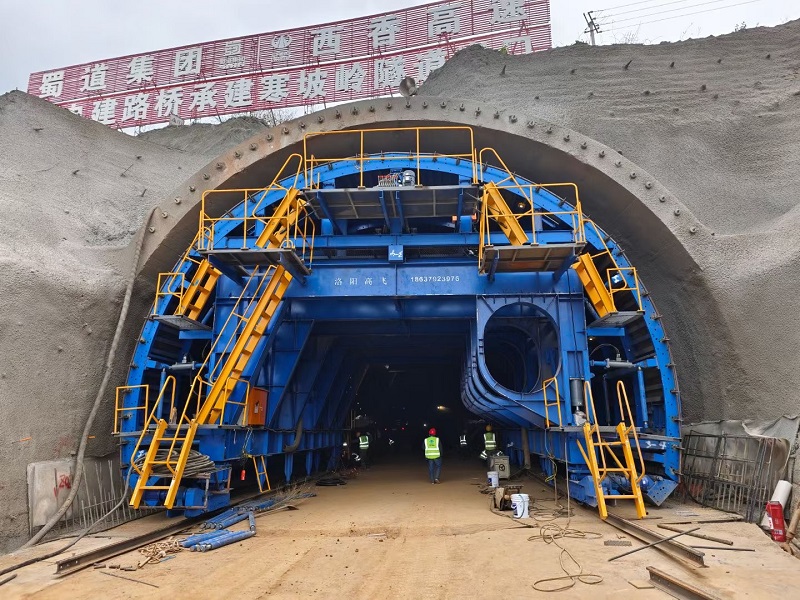 襯砌臺(tái)車工作原理是什么？
